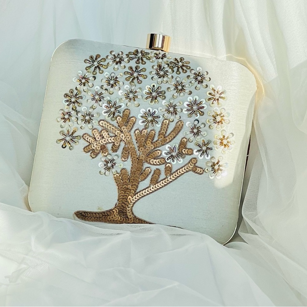Elegant White and Gold Clutch